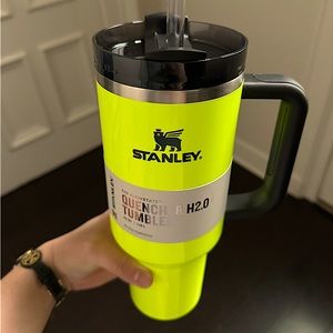 NEON YELLOW 40oz STANLEY